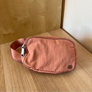 OG PINK SAVANNAH Lululemon Everywhere Belt Bag